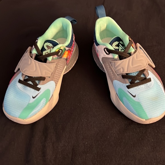 Nike kids shoes - Picture 8 of 11